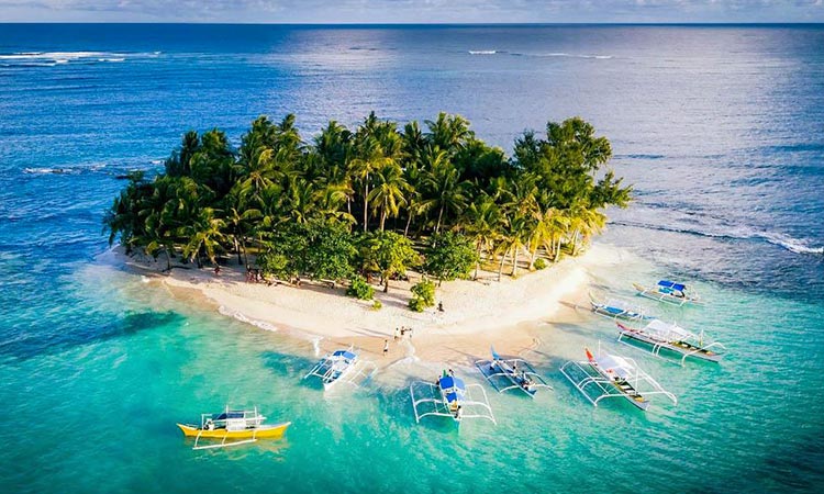 Guyam Island next to Siargao