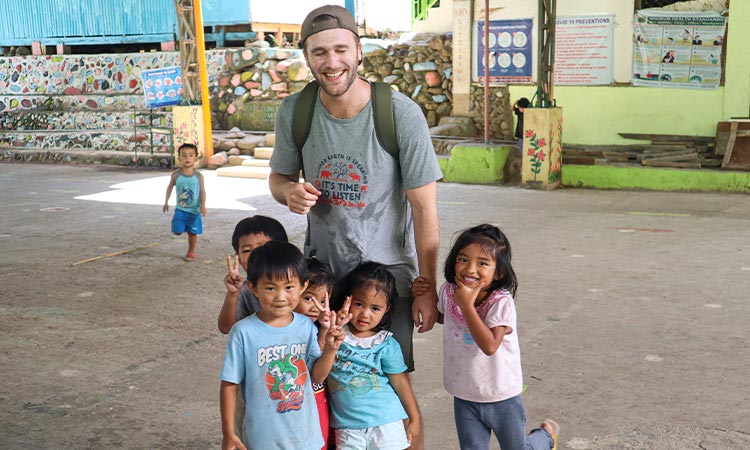 Foreigner with kids in the Philippines