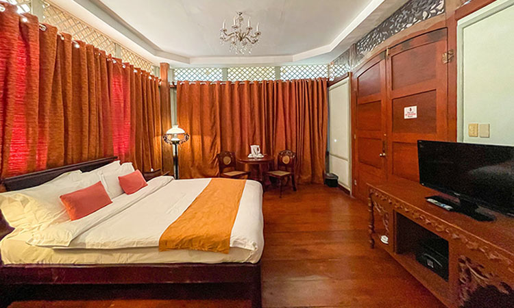 La Casas Filipinas de Acuzar Room