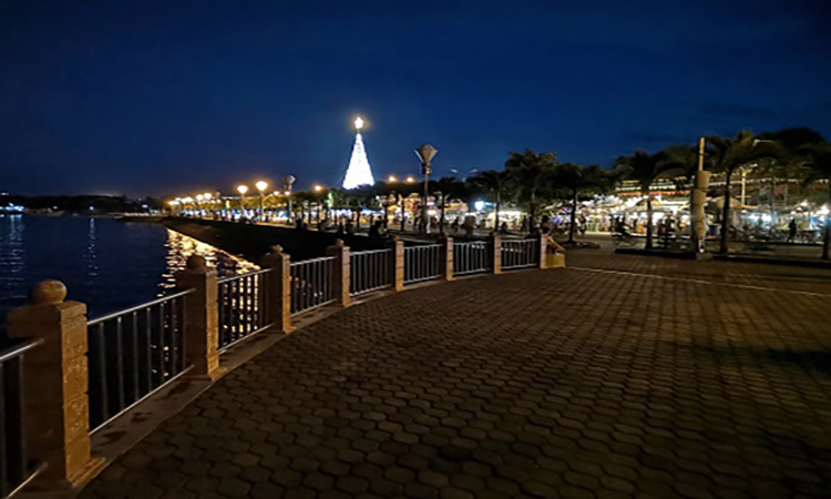 Baywalk Park